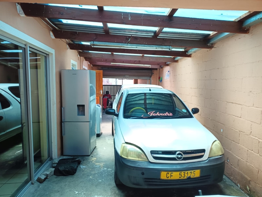 4 Bedroom Property for Sale in Park Village Western Cape